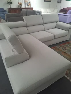 Divano con penisola modello Reflect di Samoa a prezzi convenienti