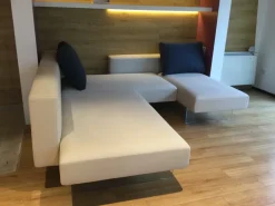 Divano con penisola modello Air di Lago in offerta