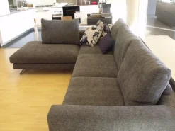 Divano con penisola modello New york di Valmori a prezzi convenienti