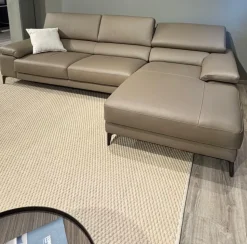 Divano Con penisola Paris Doimo salotti a 2740 Euro