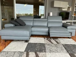 Divano con penisola pelle in poliuretano  Doc in Offerta Outlet