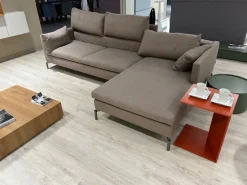 Divano con penisola tessuto in poliuretano  Novamobili a prezzo Outlet