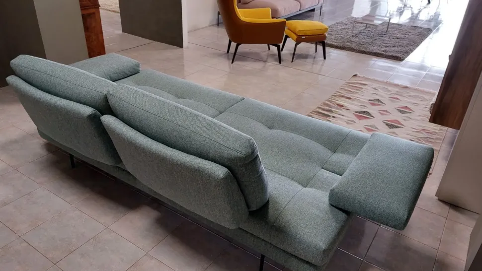 Divano Con penisola Toby - wing di Calia a prezzo scontato