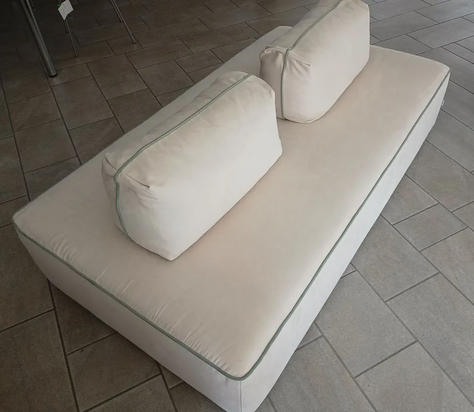 Divano da 2 posti modello Silvan di Biel scontato