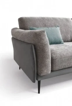 Divano da 4 posti modello Nicole di Le comfort scontato