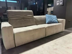 Divano da 4 posti modello Nicolas di Calia scontato