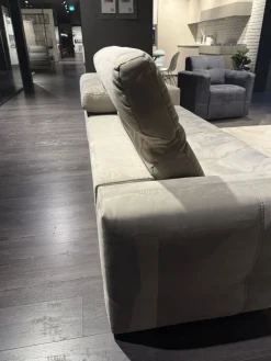 Divano da 4 posti modello Nicolas di Calia scontato