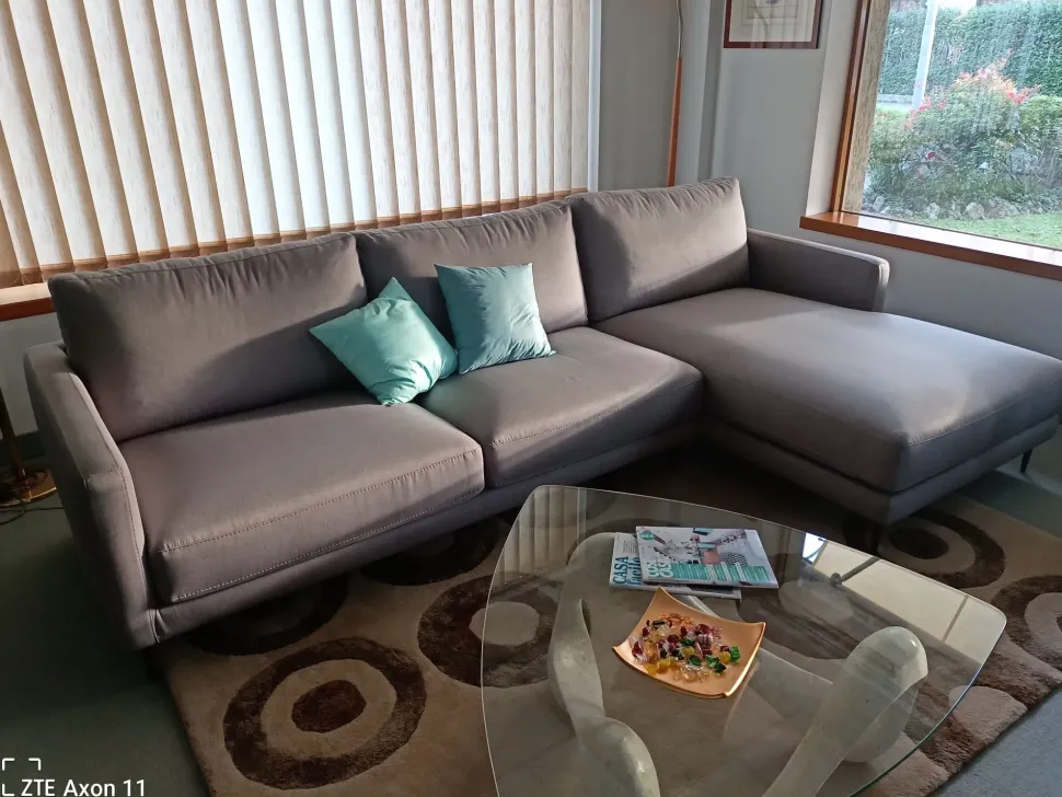 Divano da 3 posti modello Dry con sound di Excò scontato