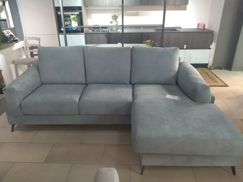 Divano da 3 posti modello Axel di Biel scontato