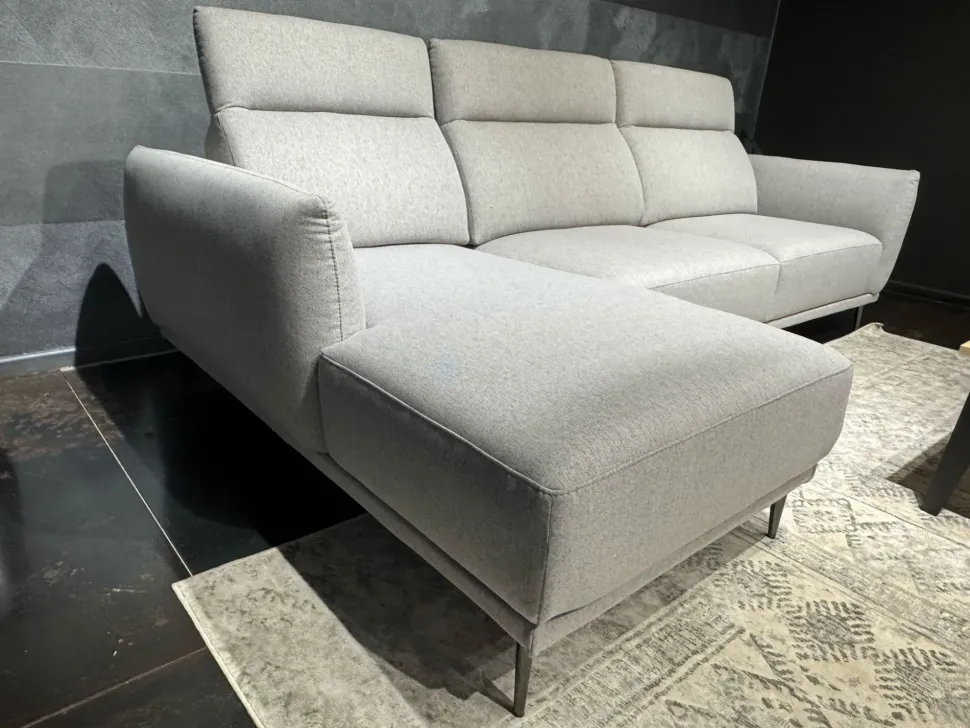 Divano da 3 posti modello Marko di Le comfort scontato