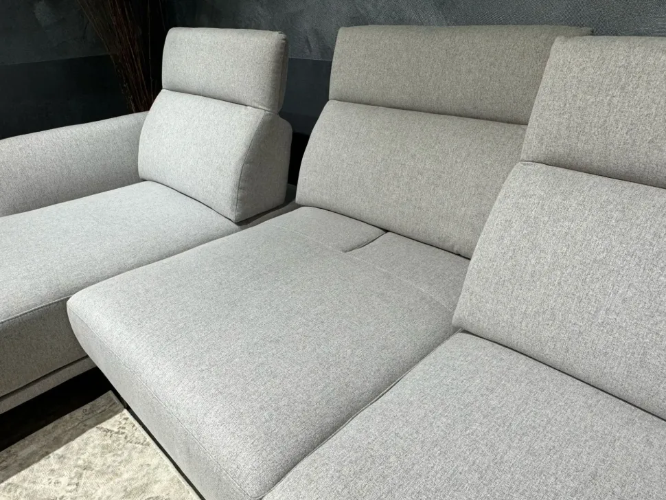 Divano da 3 posti modello Marko di Le comfort scontato