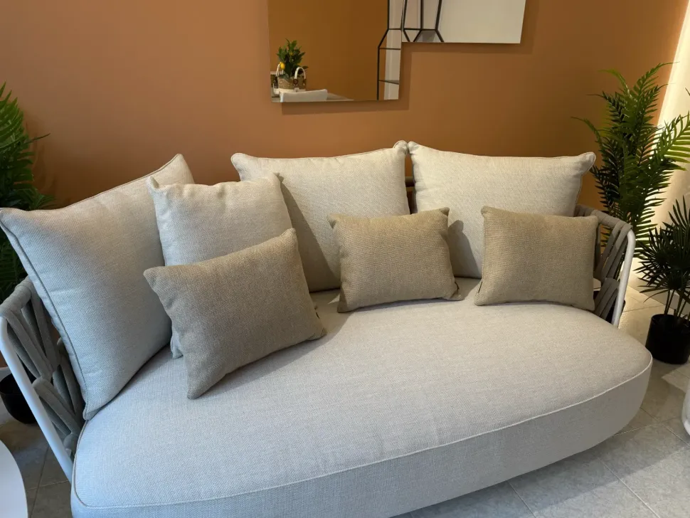 Divano da giardino Swipe sofa a marchio Talenti a prezzo scontato