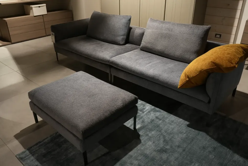 Divano design tessuto Paul di Molteni & c con sconto del - 49%