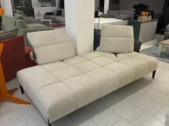 Divano design tessuto Skyline di Calia con sconto del - 34%