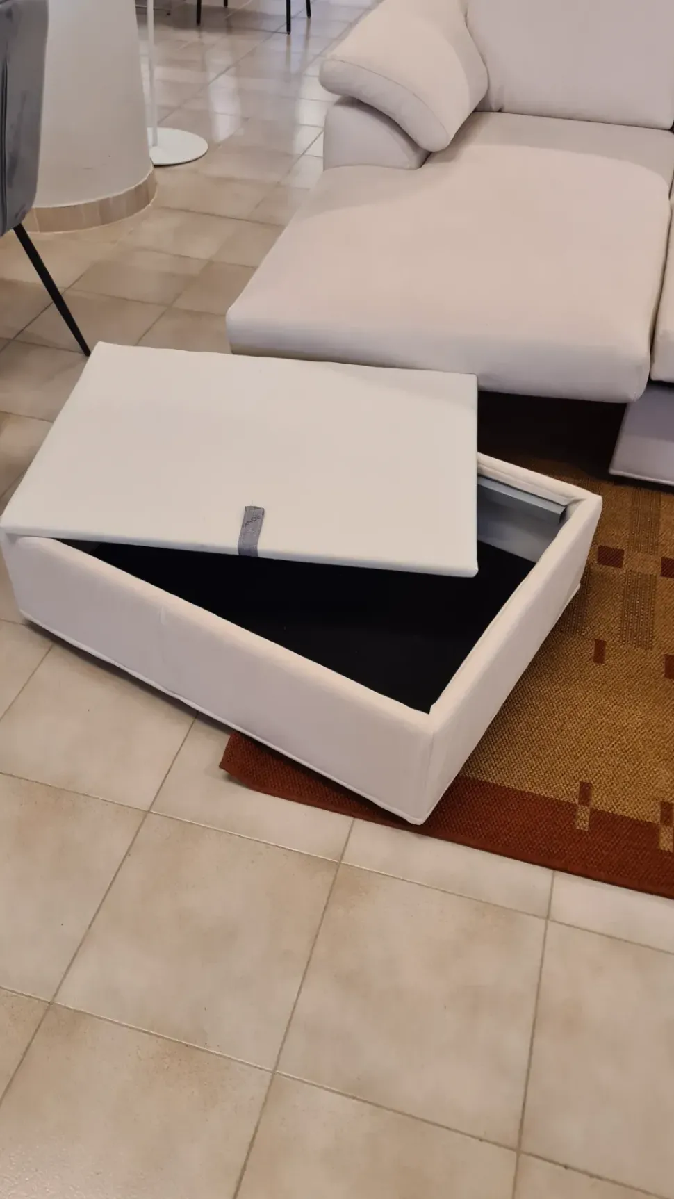 Divano Divano kappauno di Fabbri salotti in stile moderno a prezzo scontato