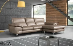 Divano Divano mod.anita rivestito in pelle spessorata con chaise-longue scontato del 50% in Pelle non sfoderabile  di Artigianale scontato 35%