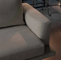 Divano Doimo modello Philip 77 scontato del 40%