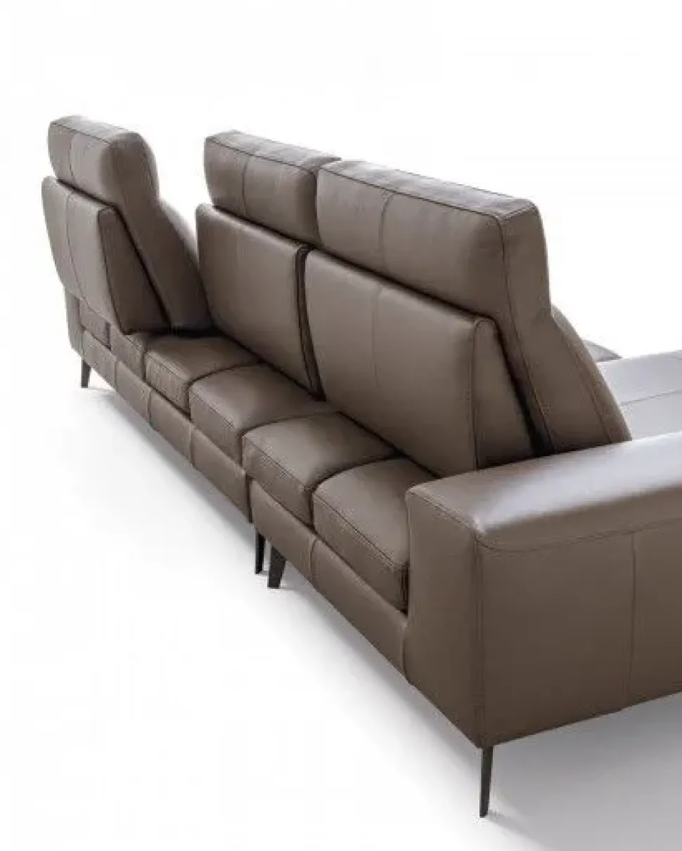 Divano Emmet pelle in poliuretano Le comfort a prezzo Outlet