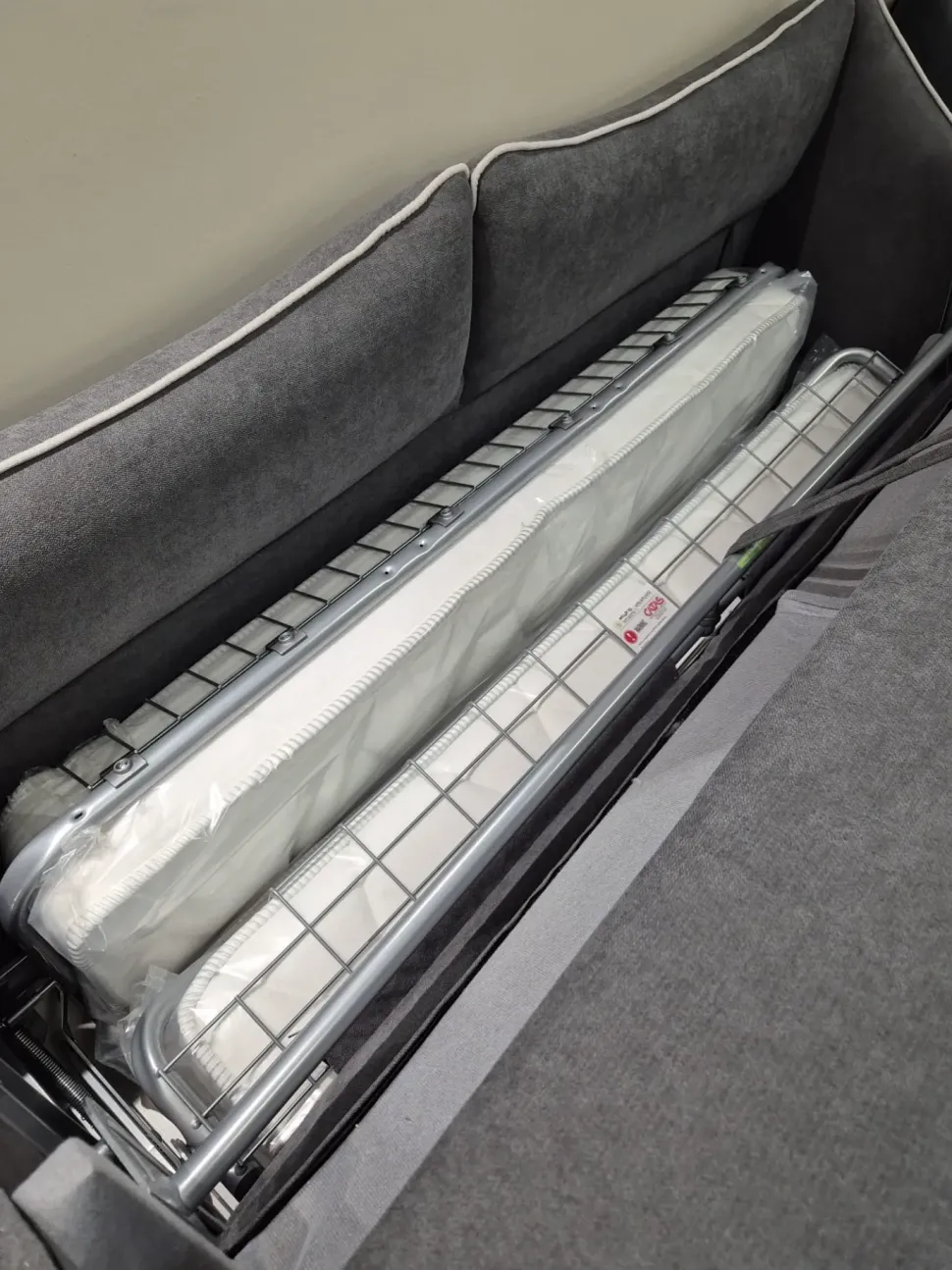 Divano Francesca di Artigianale in stile moderno a prezzo scontato