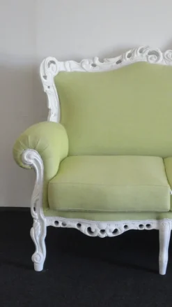 Divano in laccato e tessuto della ditta Piermaria scontato del -50%