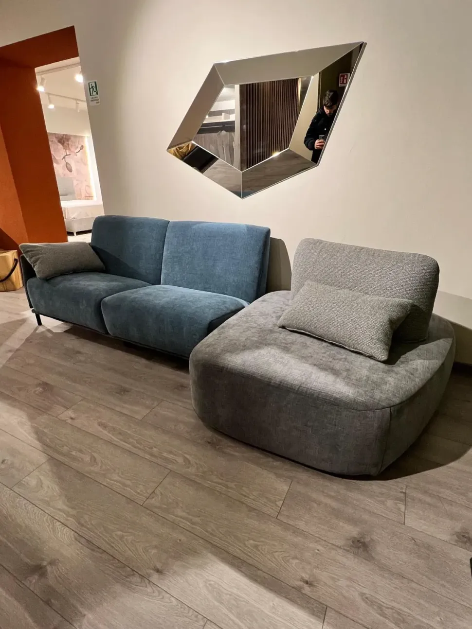 Divano in Microfibra stile design modello Blank scontato - 47%