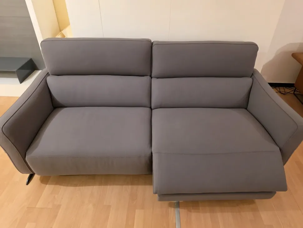 Divano in Pelle stile design modello Divano fusion 3 posti scontato - 50%