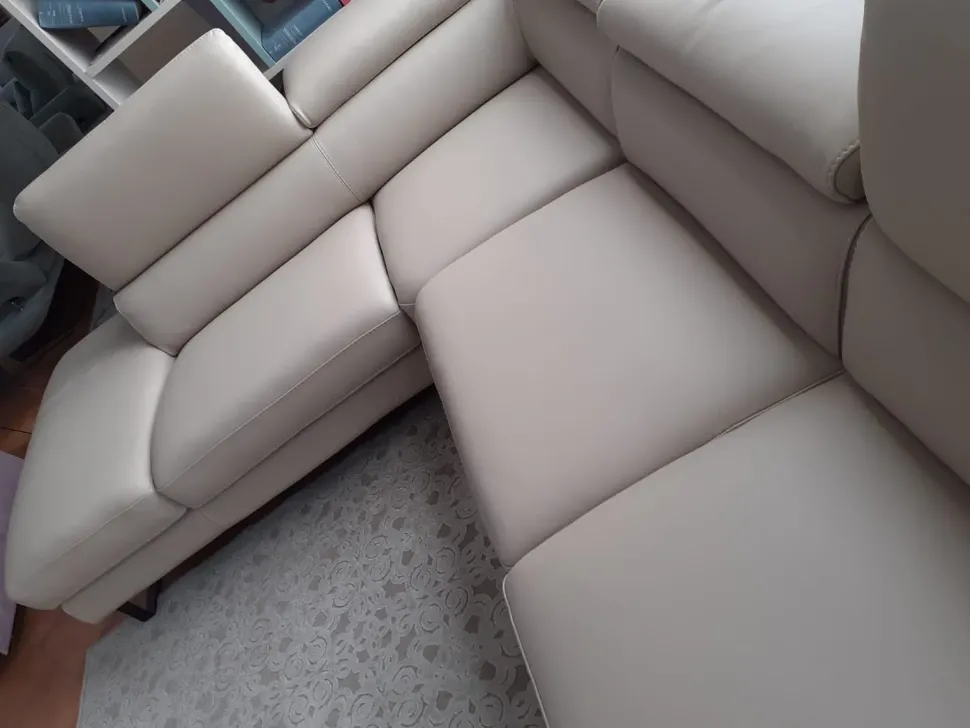 Divano in Pelle stile moderno modello Cubic scontato - 53%