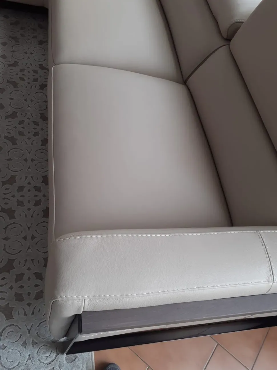 Divano in Pelle stile moderno modello Cubic scontato - 53%