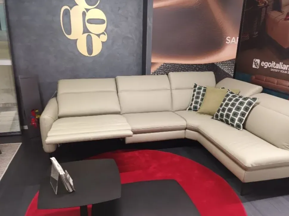 Divano in Pelle stile moderno modello Dusk scontato - 35%