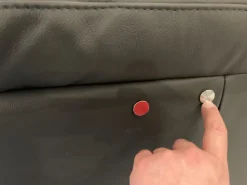 Divano in Pelle stile moderno modello William scontato - 60%