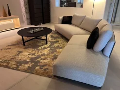 Divano in tessuto Cleo di Molteni & C. a prezzi vantaggiosi