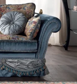 Divano in Tessuto stile classico modello Divano classico veneziano diversi rivestimenti scontato - 38%