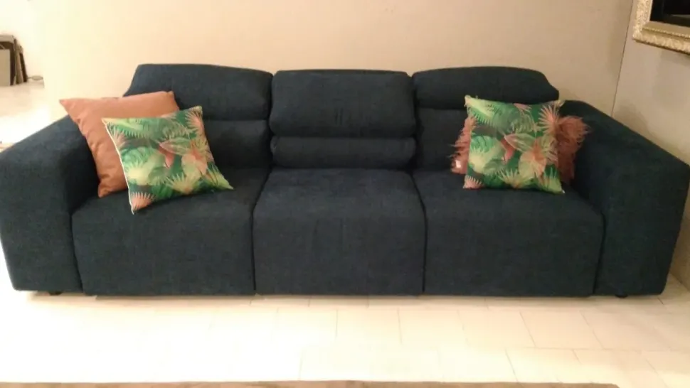 Divano in Tessuto stile design modello Lord scontato - 50%