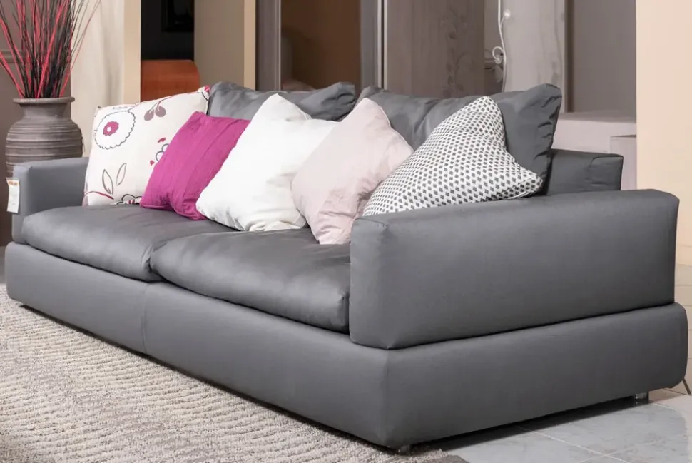 Divano in Tessuto stile design modello Float scontato - 70%