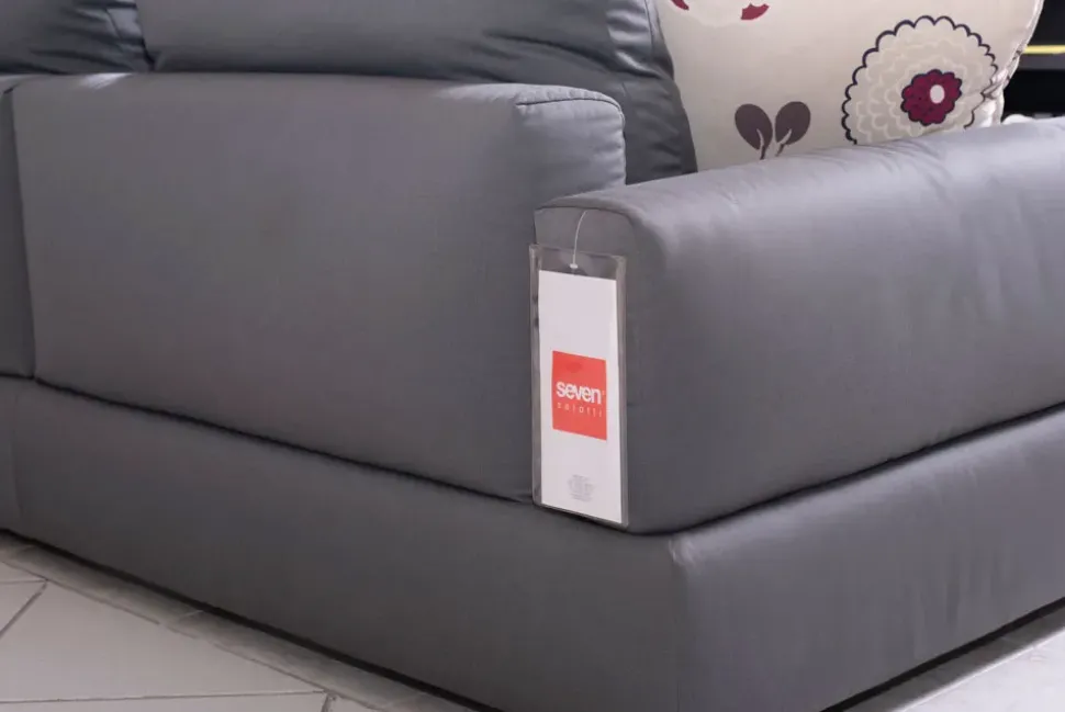 Divano in Tessuto stile design modello Float scontato - 70%