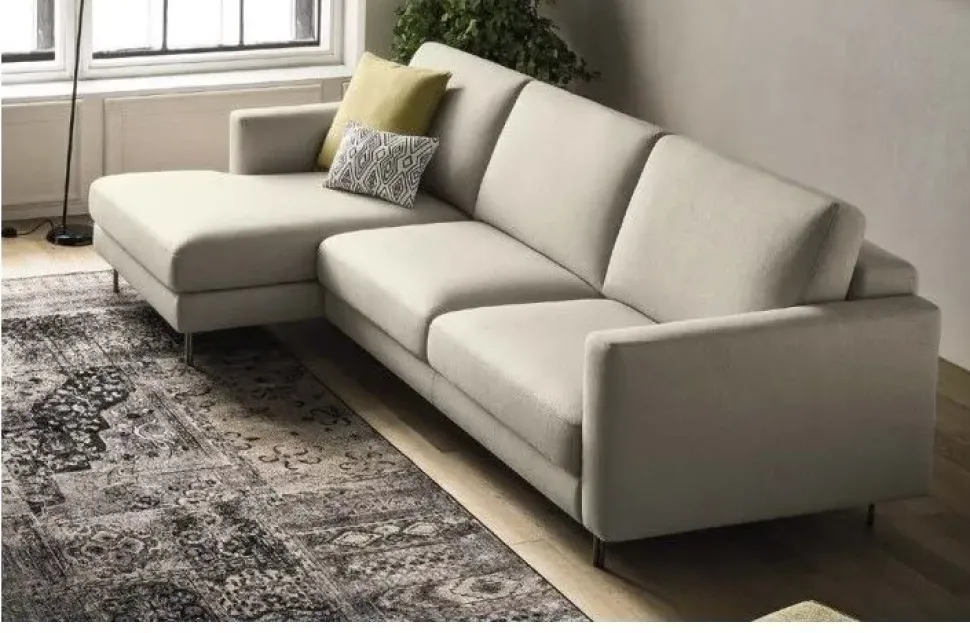 Divano Kloe Felis in Tessuto a 2800€. Penisola inclusa.