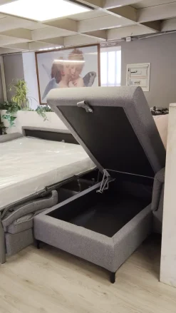 Divano Letto con penisola Antony di Artigianale a prezzo scontato