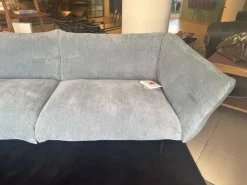 Divano Lineare a 4 posti Moncloud di Cassina: prezzo su richiesta