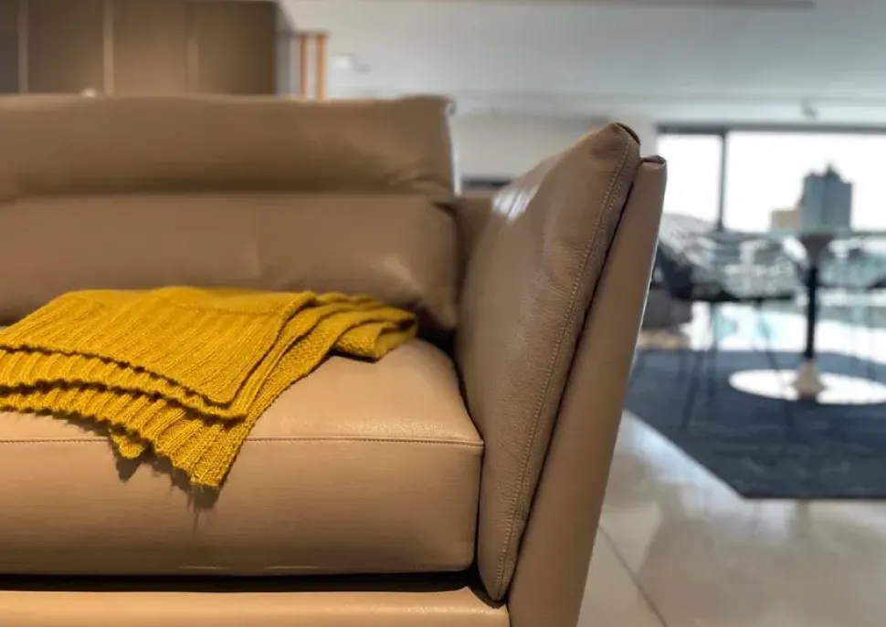 Divano Lineare Bretagne di Poltrona frau a prezzo ribassato