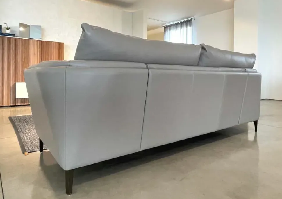 Divano Lineare Bretagne di Poltrona frau a prezzo ribassato