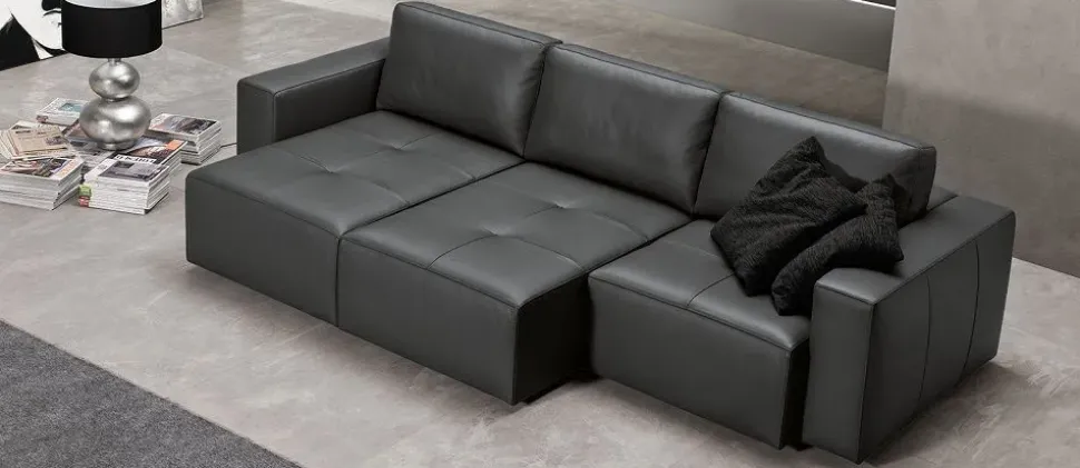 Divano Lineare Divano mod.klauss con sedute estraibili rivestito in pelle fiore in promo-sconto del 50% Excò a 2490 Euro