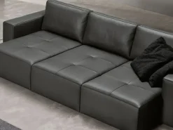 Divano Lineare Divano mod.klauss con sedute estraibili rivestito in pelle fiore in promo-sconto del 50% Excò a 2490 Euro