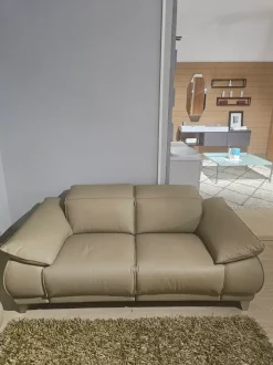 Divano Lineare Divano modello gina in vera pelle Artigianale ad un prezzo conveniente