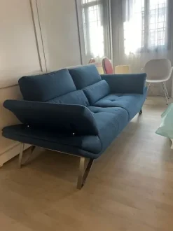 Divano lineare Fly Calia ad un prezzo conveniente