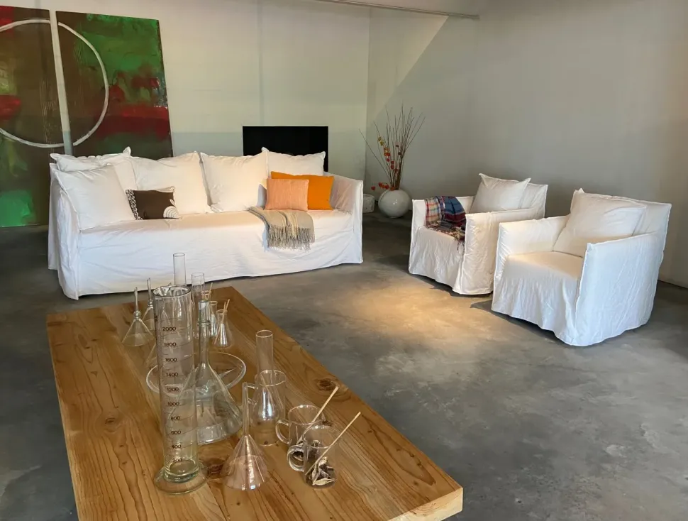 Divano Lineare Ghost divano e poltrone gervasoni di Gervasoni a prezzo ribassato