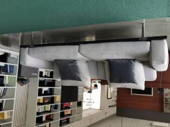 Divano Lineare modello Let it be  di Poltrona frau in offerta