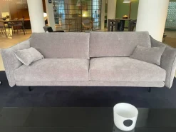 Divano Lineare Nubes Moderno SCONTATO a prezzo riservato