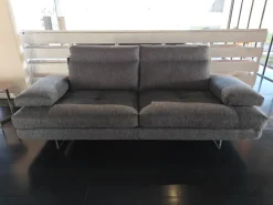 Divano Lineare Toby wing di Calia a prezzo scontato