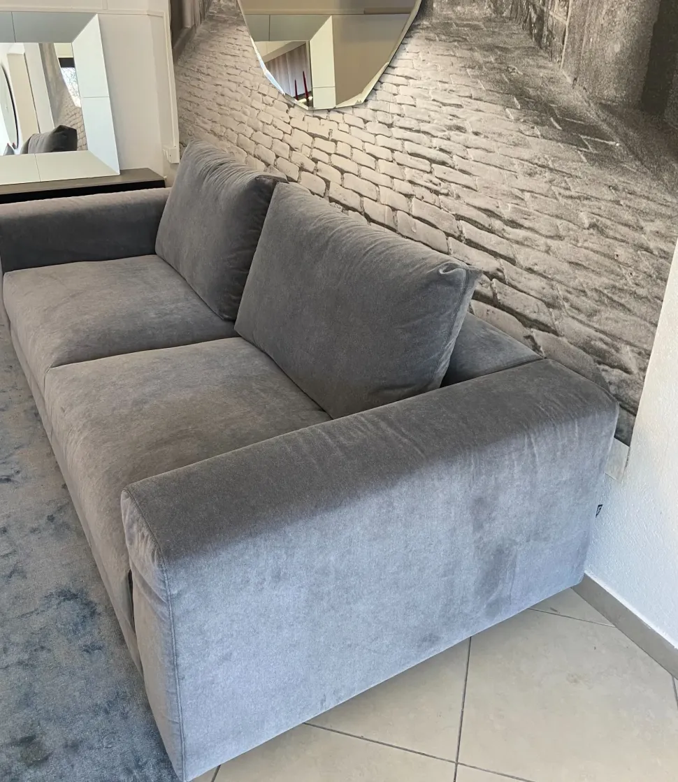 Divano lineare T-time piuma Twils: con uno SCONTO ESCLUSIVO del 54%