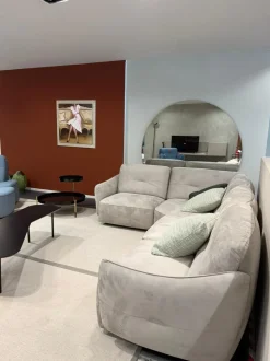 Divano Lux in Tessuto non sfoderabile  di Franco ferri scontato 50%